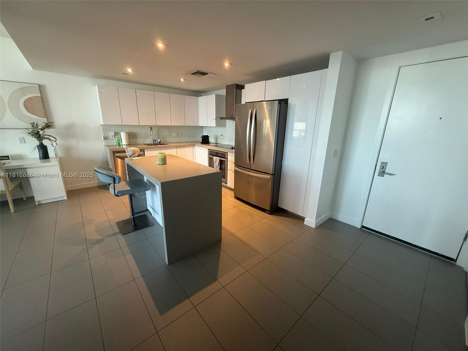 CANVAS CONDO - Residential