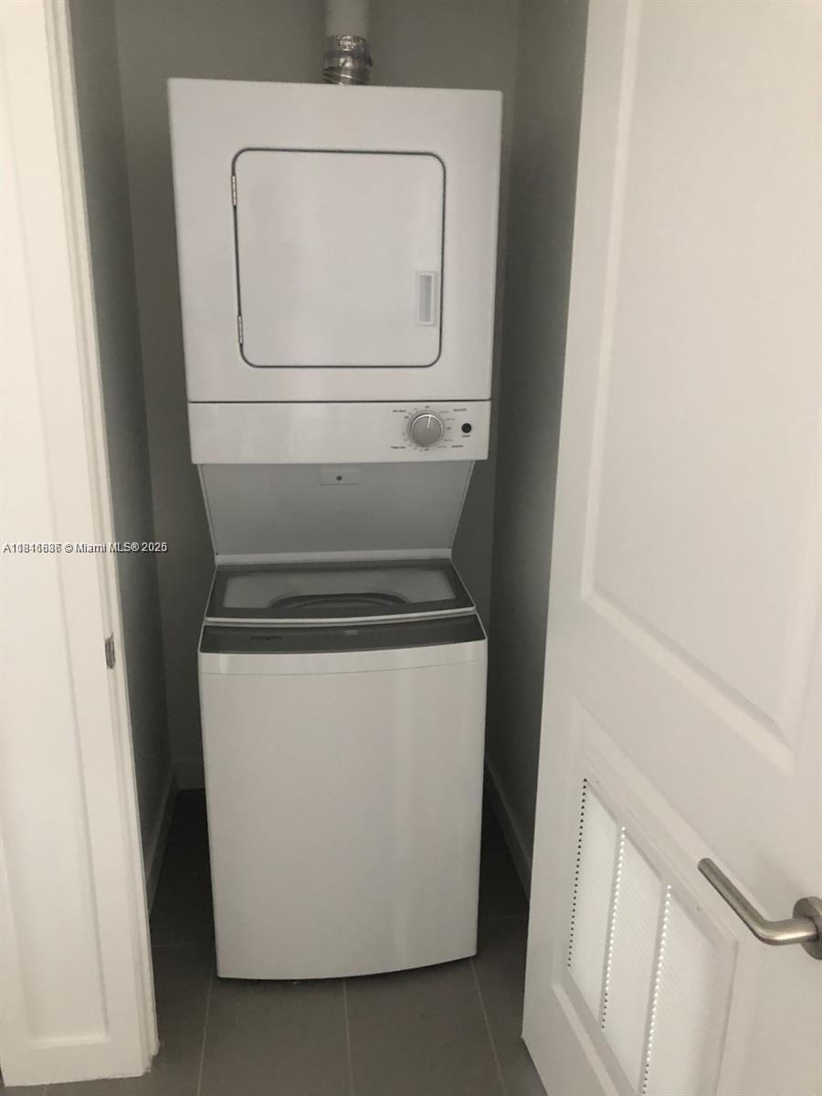 CANVAS CONDO - Residential