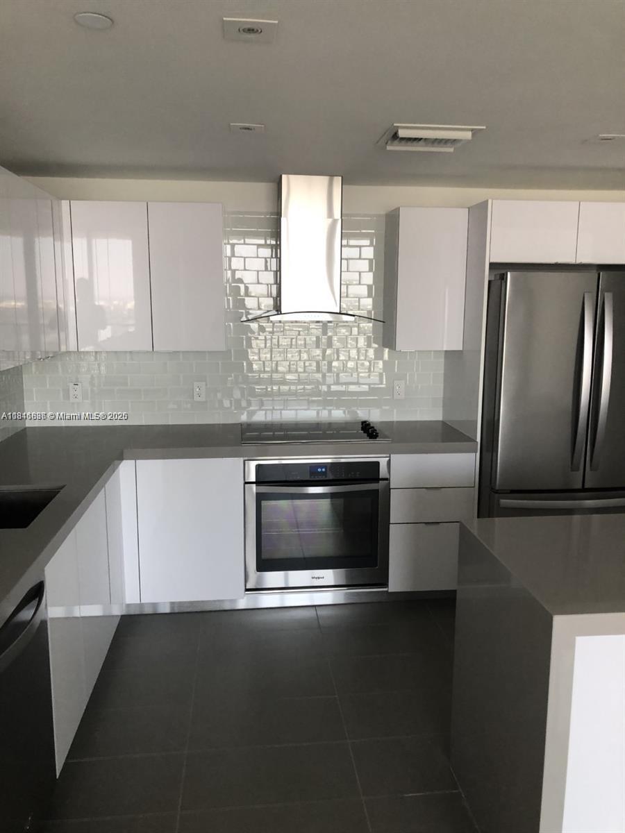 CANVAS CONDO - Residential