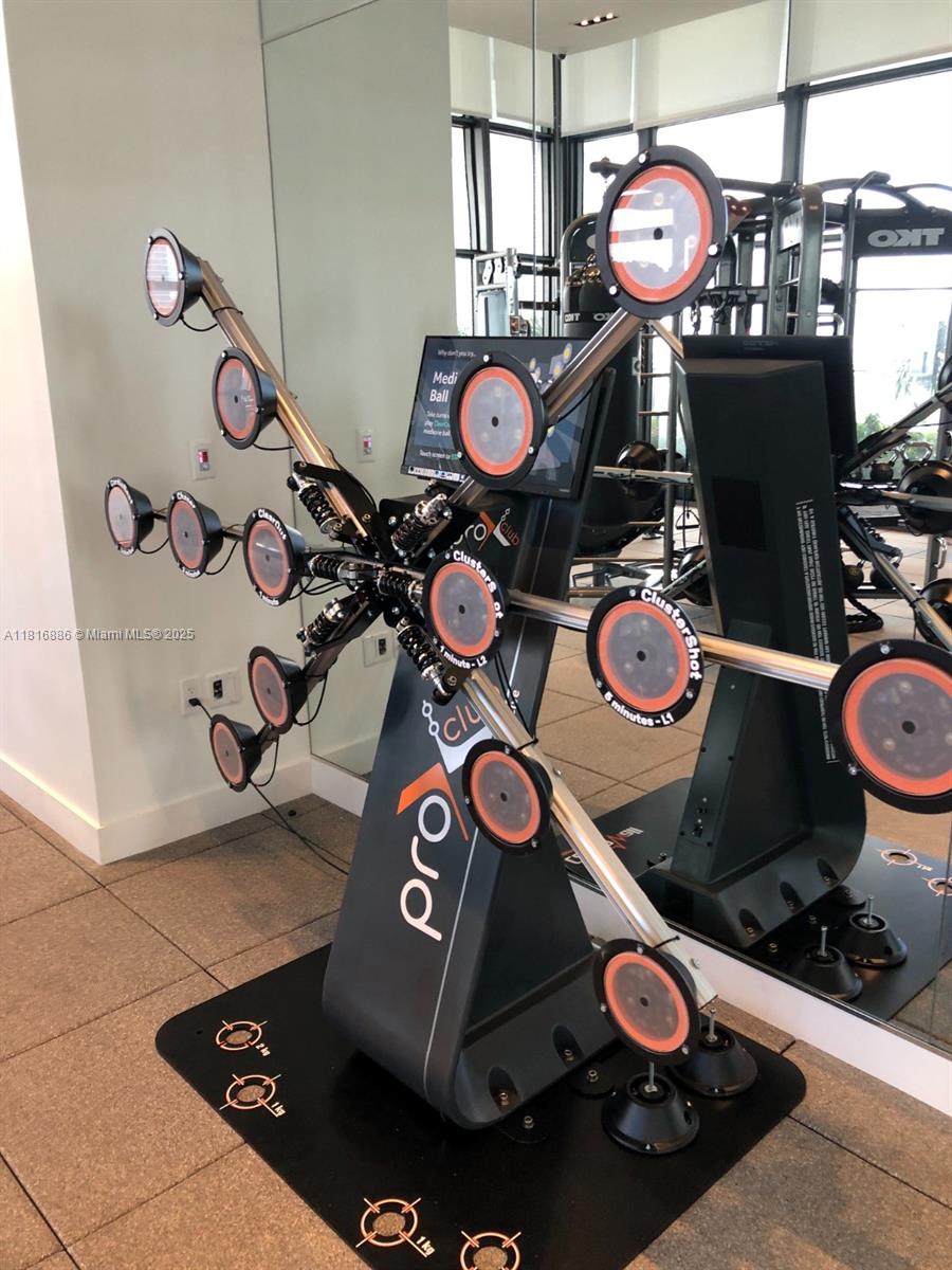 CANVAS CONDO - Residential