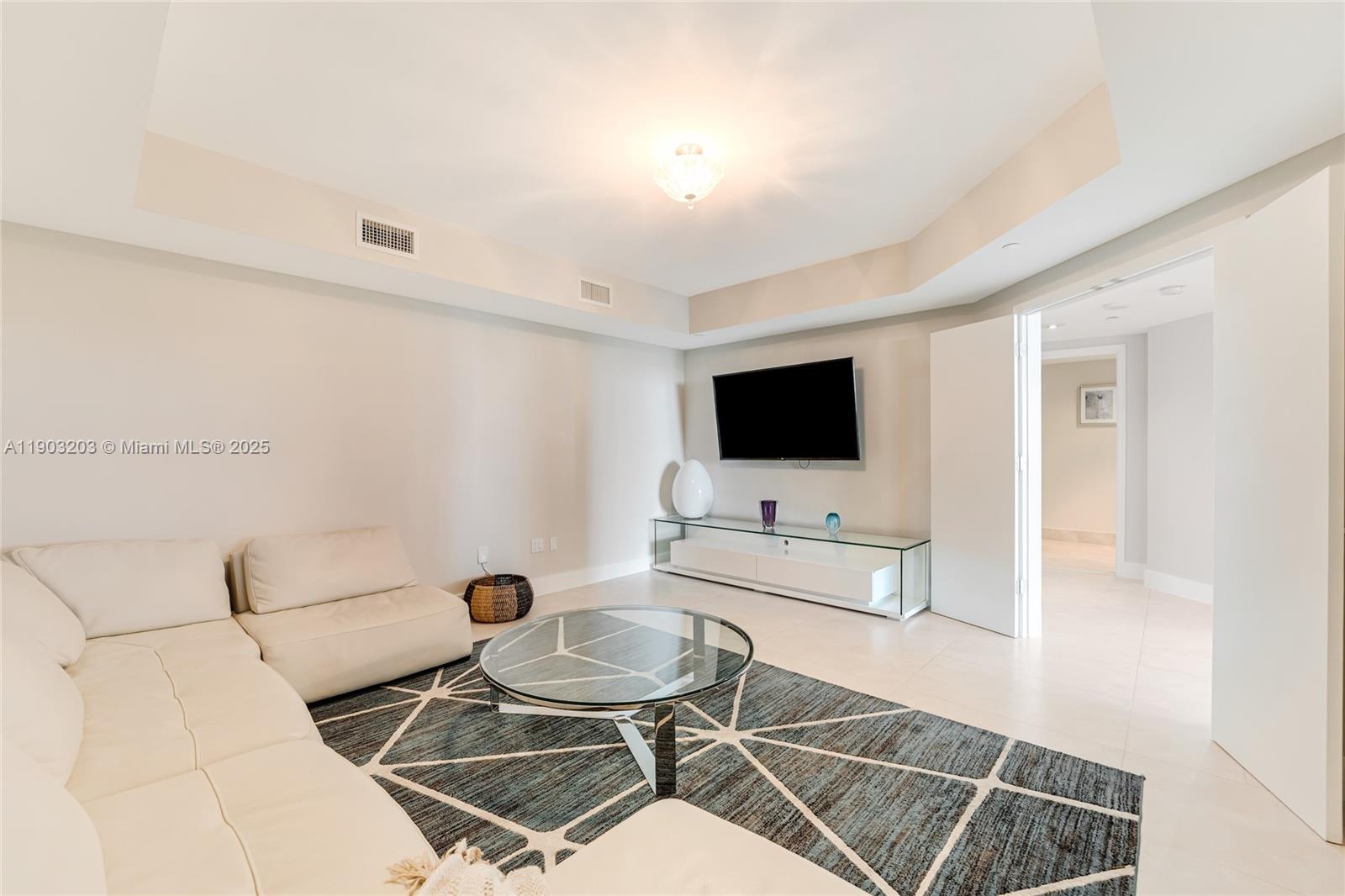 THE PENINSULA II CONDO - Residential Lease