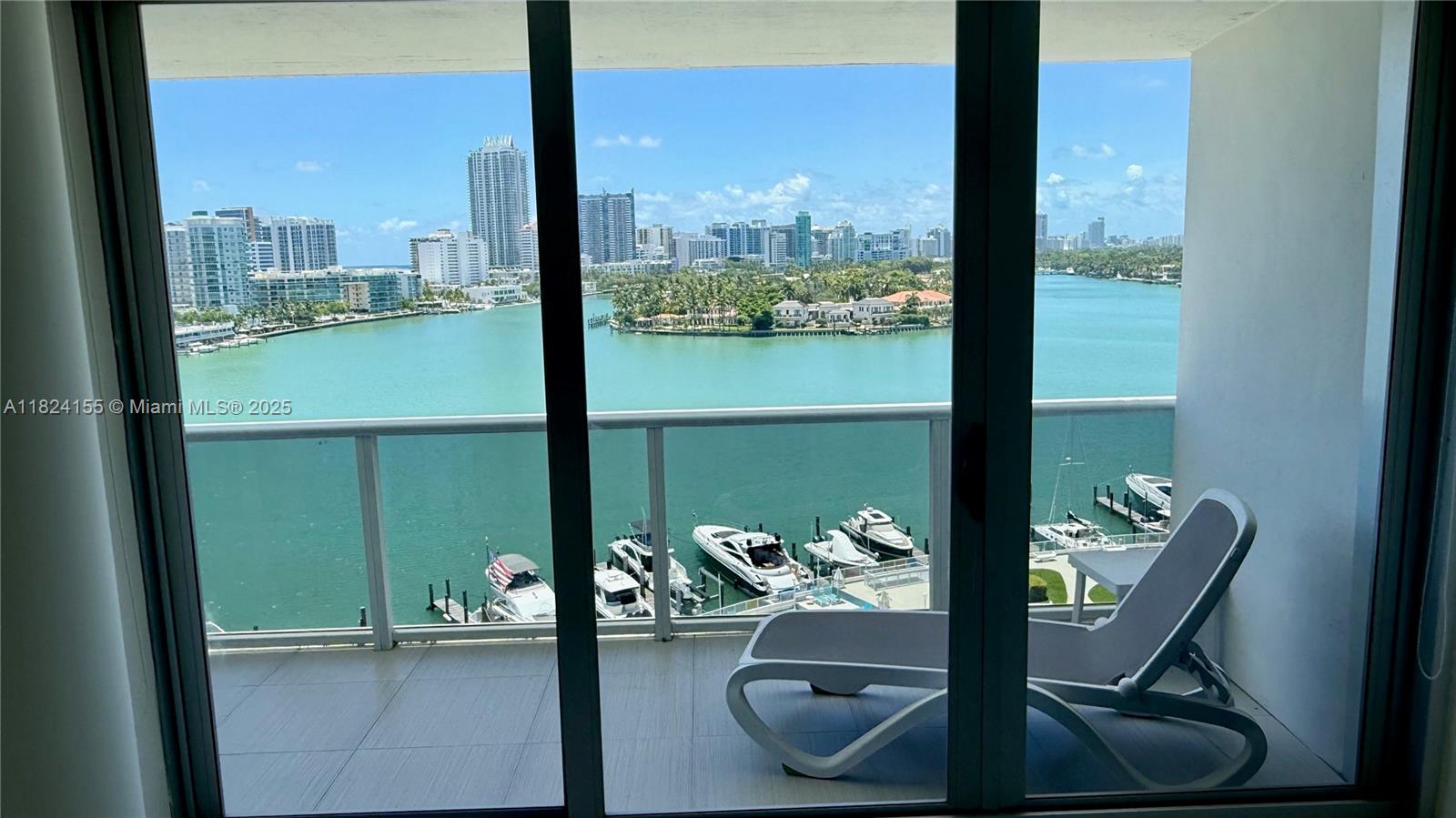 KING COLE CONDO - Residential