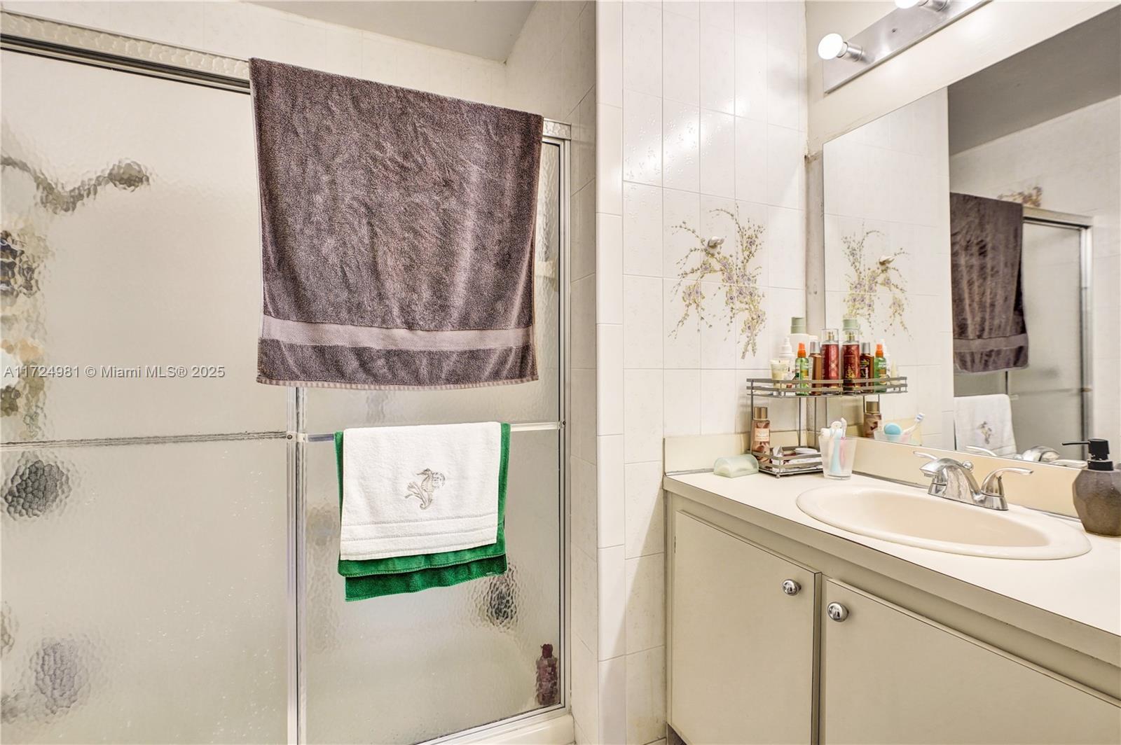 LAKES BY THE BAY SEC 1 - Residential