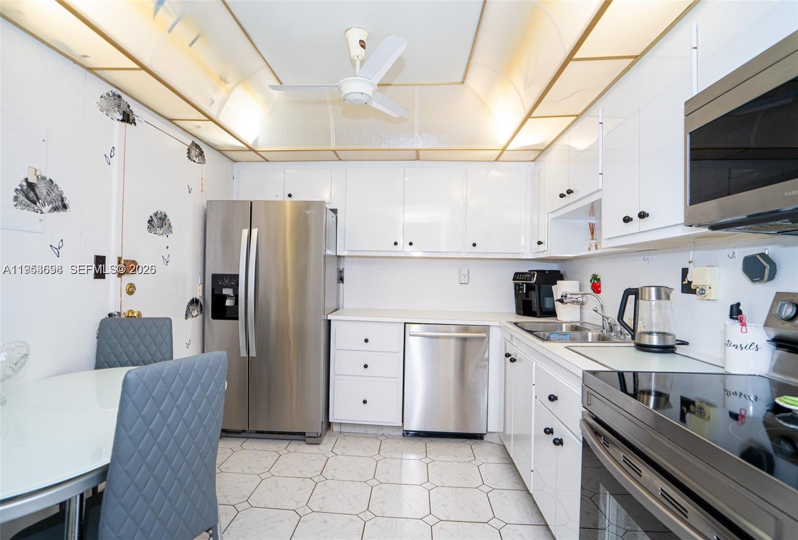 1833 S Ocean Dr 1103