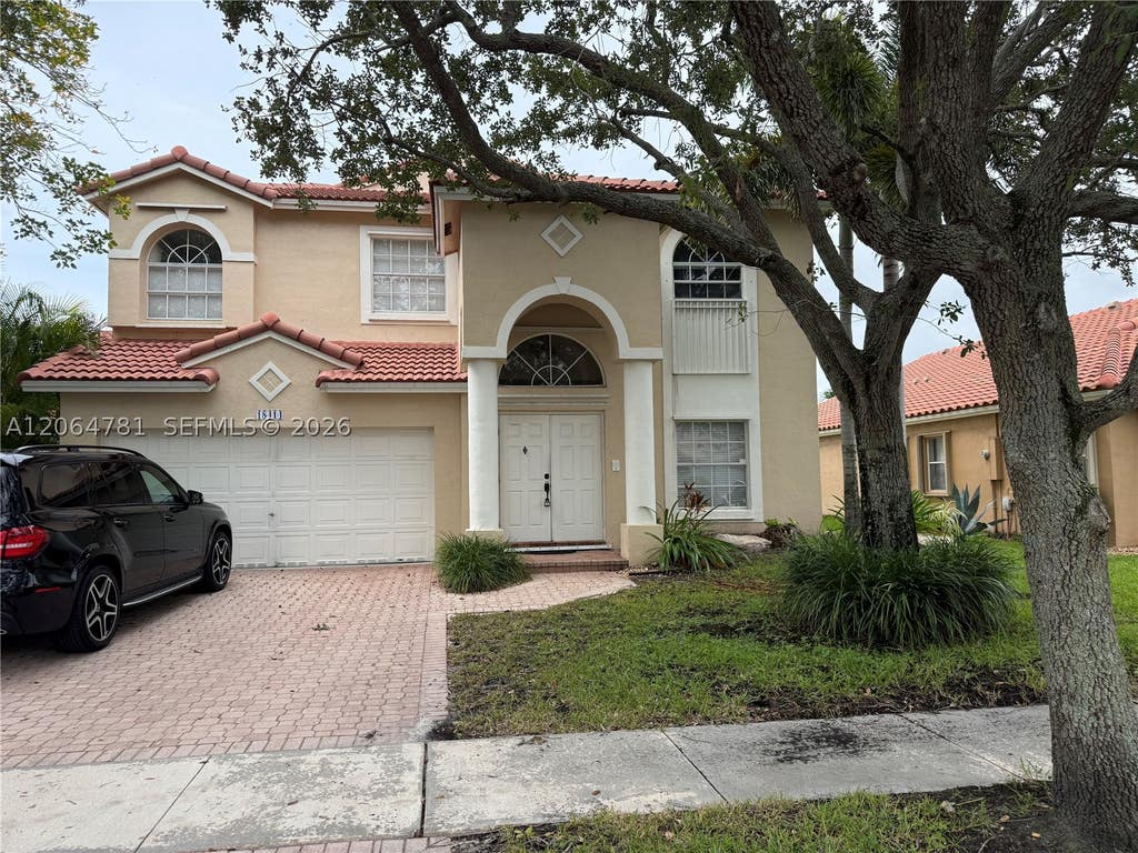 Photo of 18414 NW 9th St, Pembroke Pines, FL 33029 (MLS # A12064781)