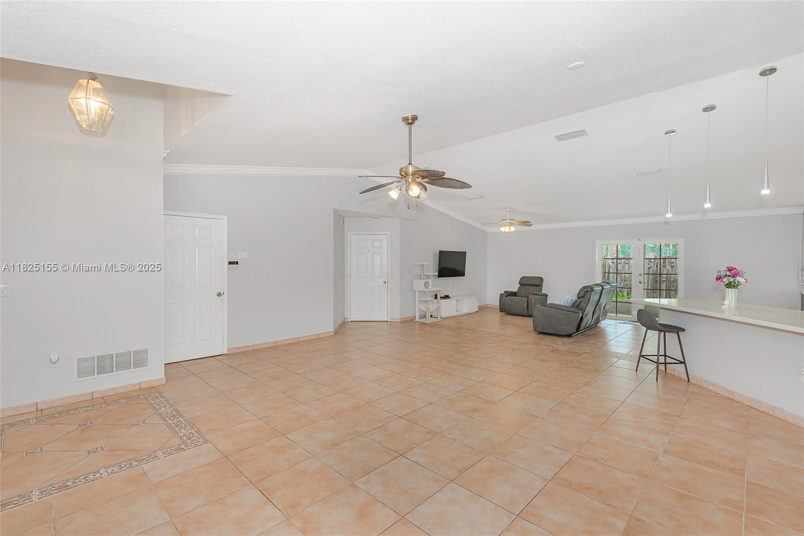 16859 Crestview Ln