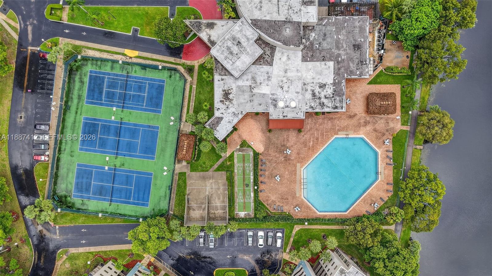 COLONY POINT 3 CONDO - Residential