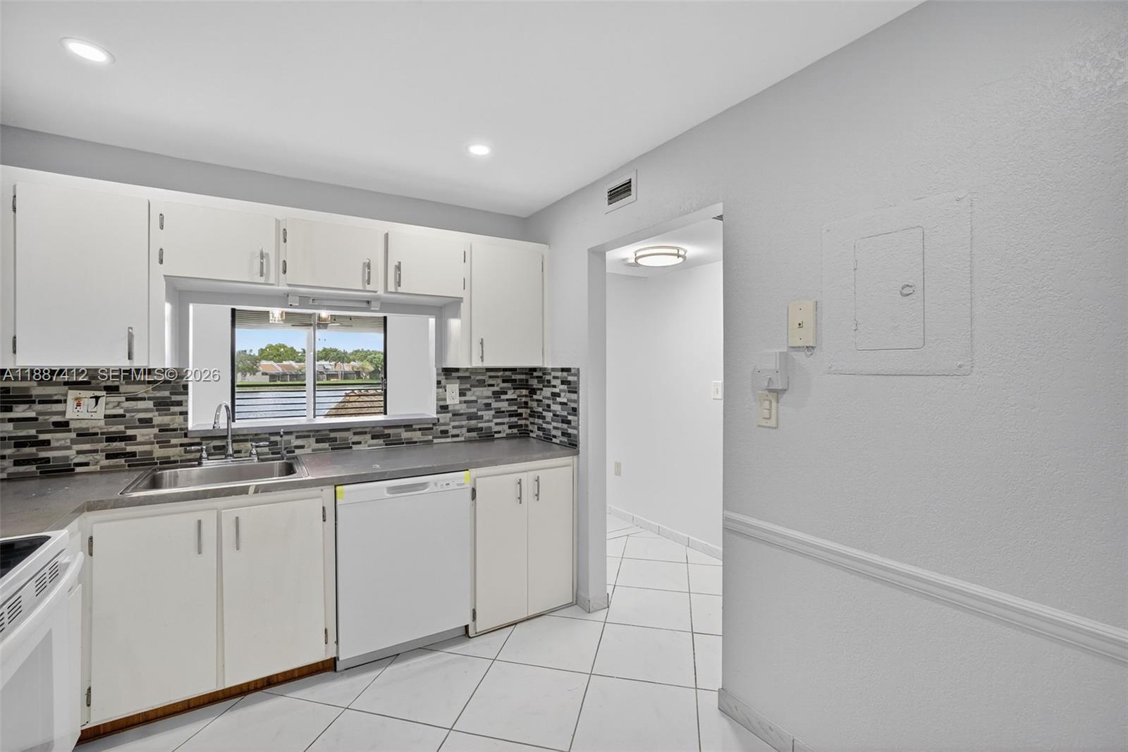 COLONY POINT 3 CONDO - Residential