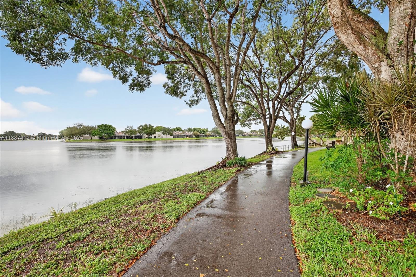COLONY POINT 3 CONDO - Residential