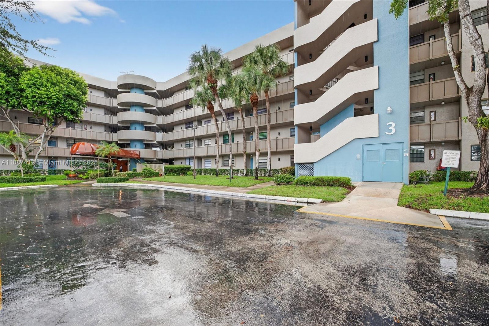 COLONY POINT 3 CONDO - Residential