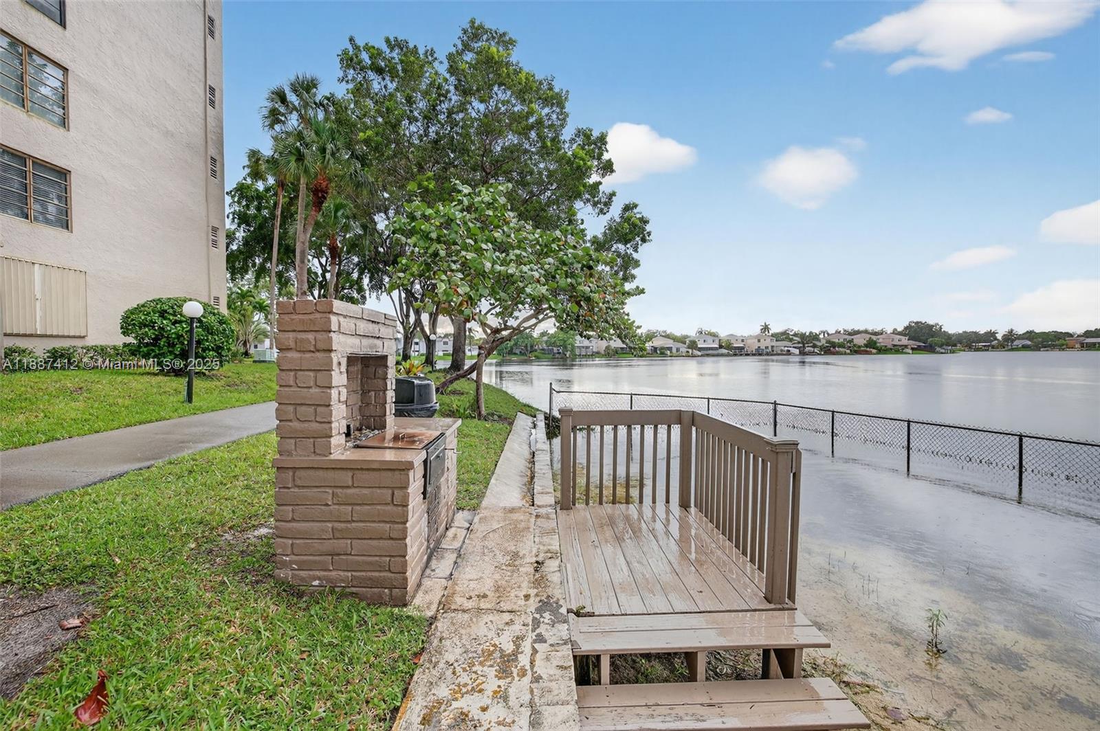 COLONY POINT 3 CONDO - Residential