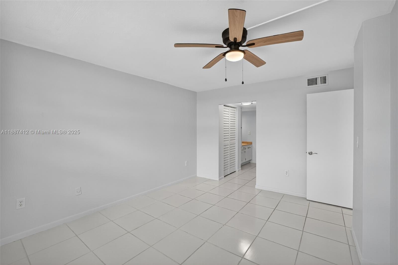 COLONY POINT 3 CONDO - Residential