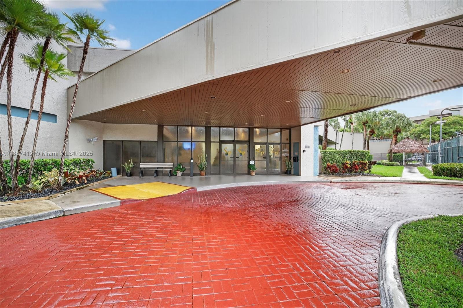 COLONY POINT 3 CONDO - Residential