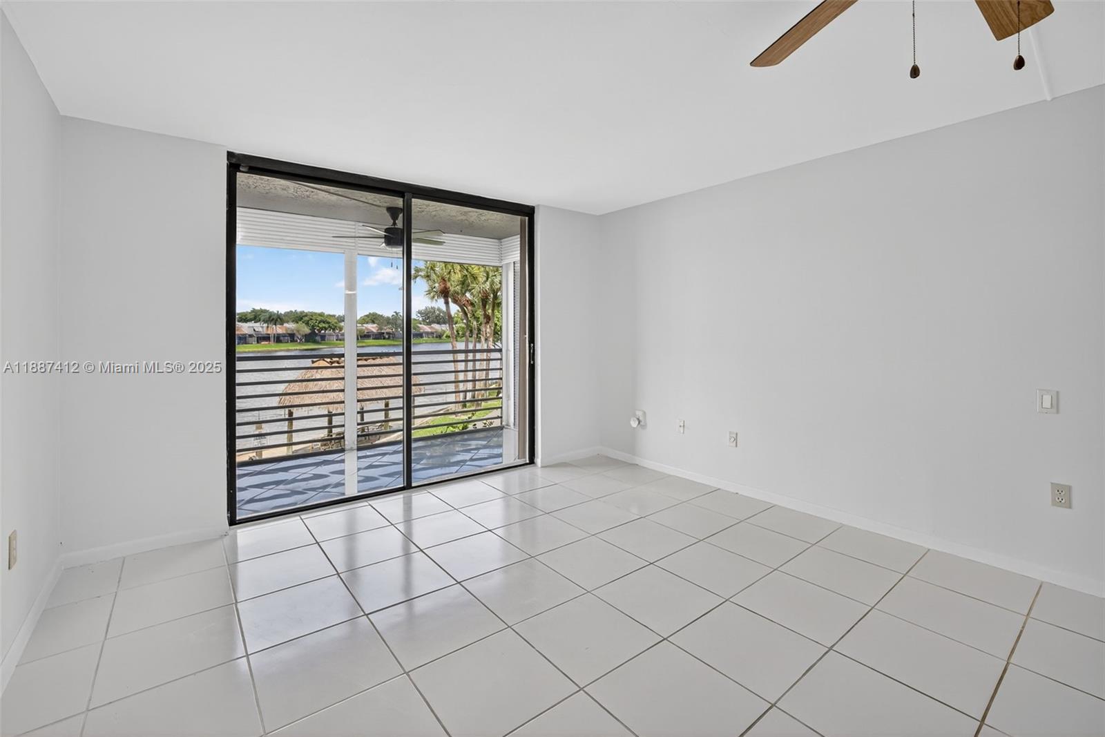COLONY POINT 3 CONDO - Residential