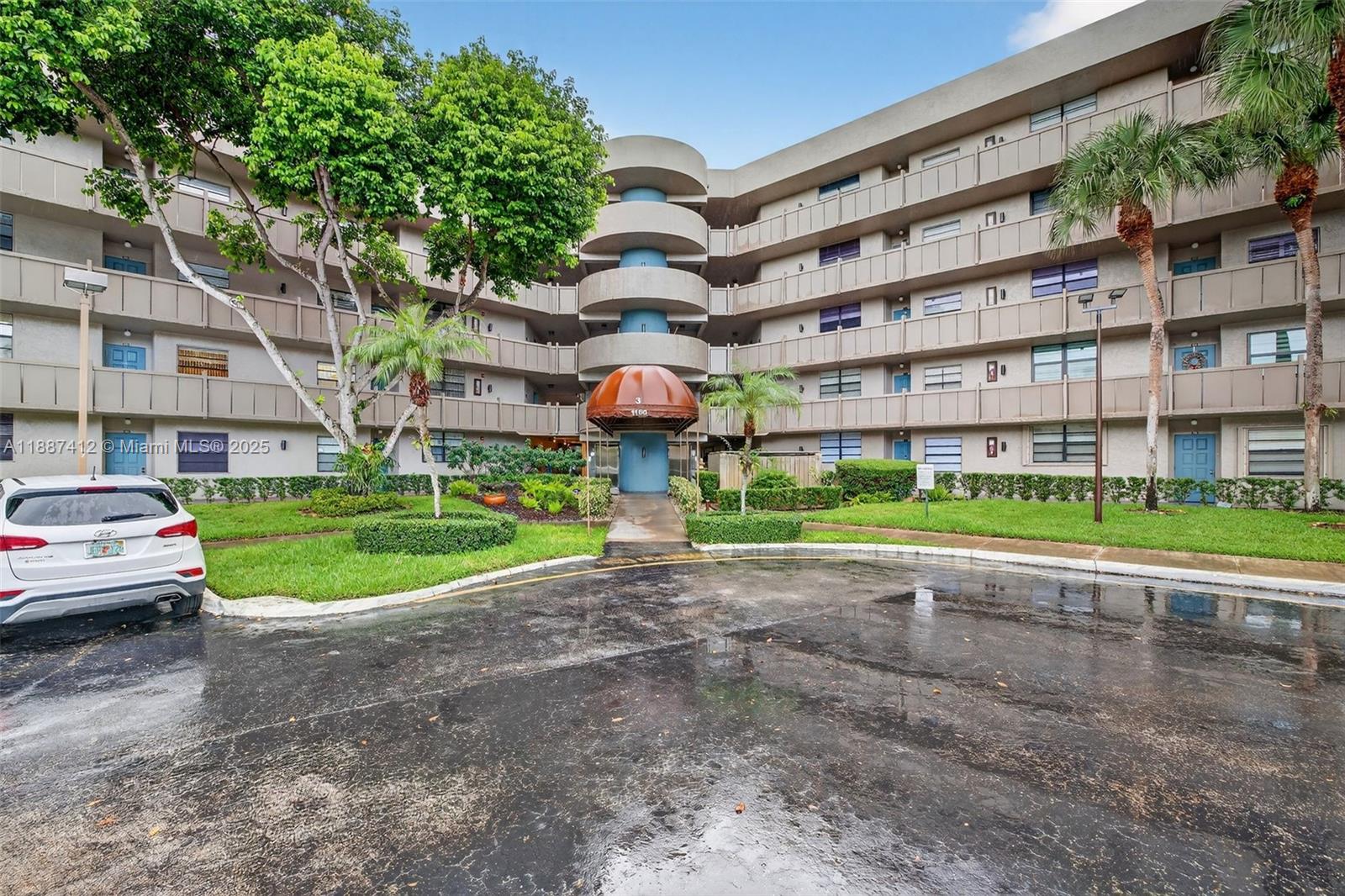 COLONY POINT 3 CONDO - Residential