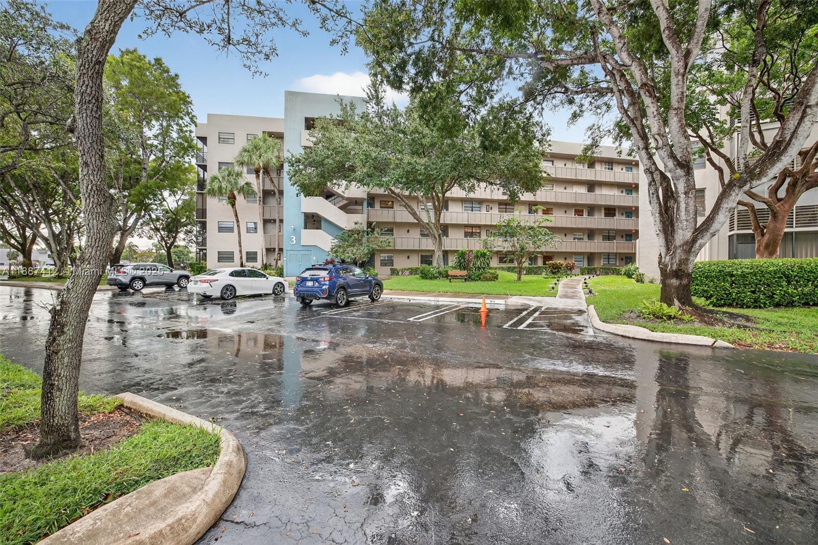 COLONY POINT 3 CONDO - Residential