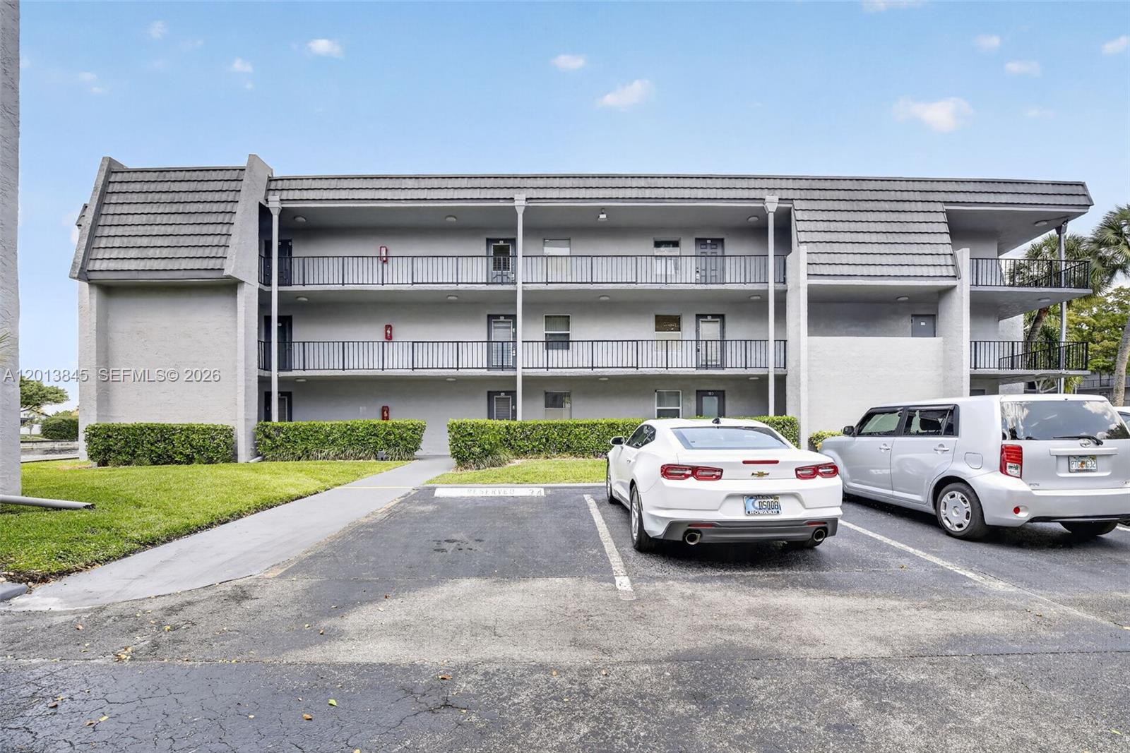 LIME BAY CONDOMINIUM 4 - Residential