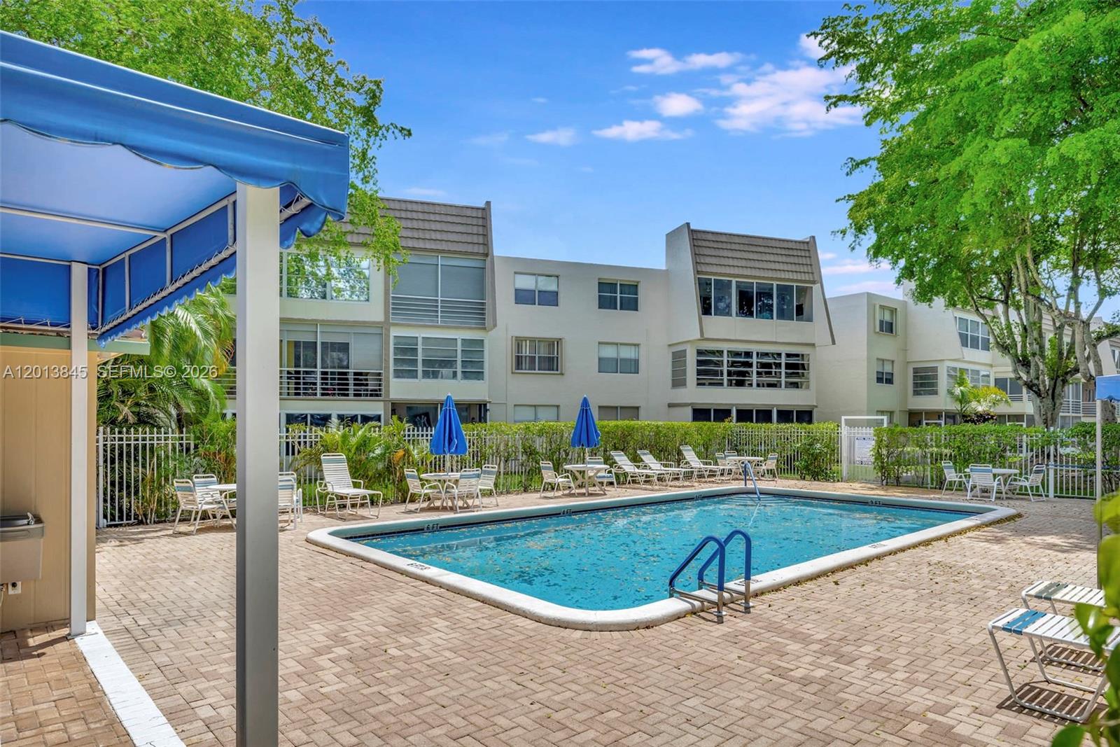 LIME BAY CONDOMINIUM 4 - Residential