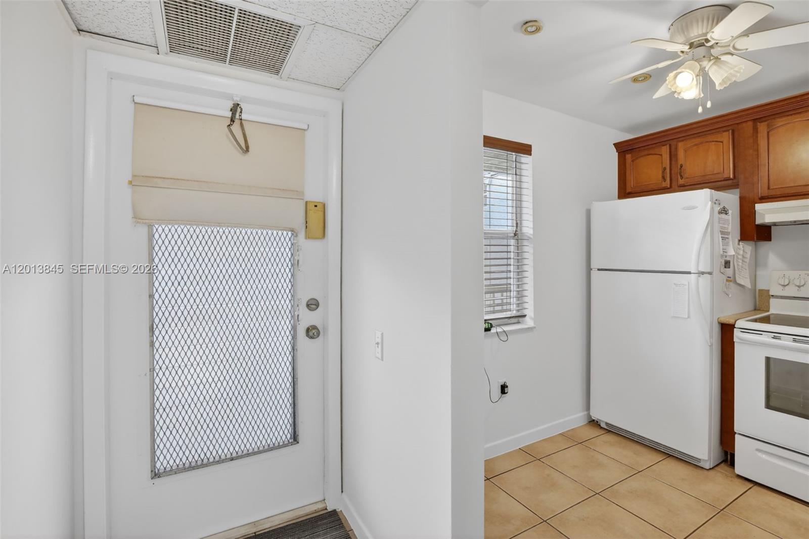 LIME BAY CONDOMINIUM 4 - Residential