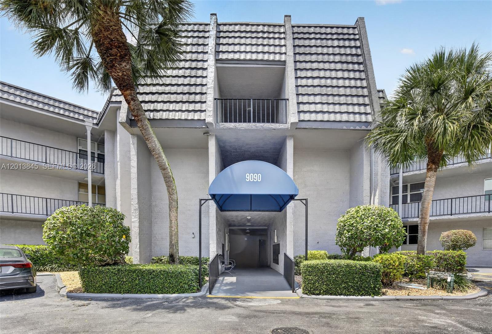 LIME BAY CONDOMINIUM 4 - Residential
