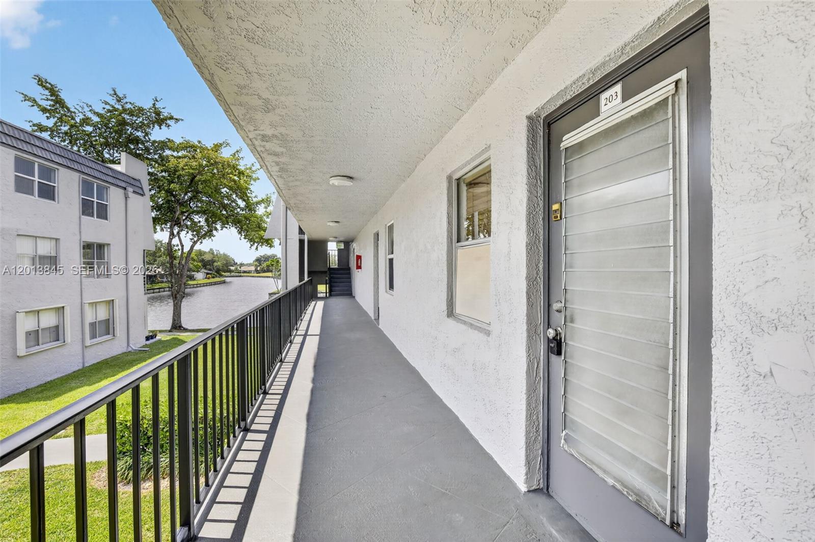 LIME BAY CONDOMINIUM 4 - Residential