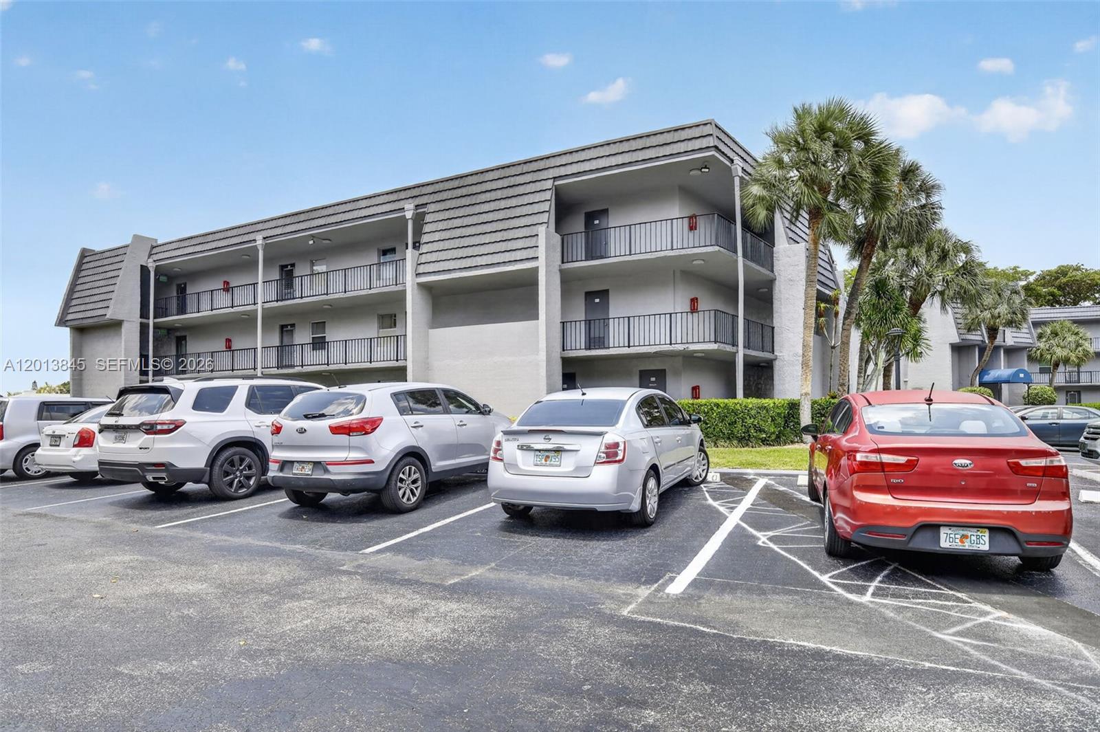 LIME BAY CONDOMINIUM 4 - Residential