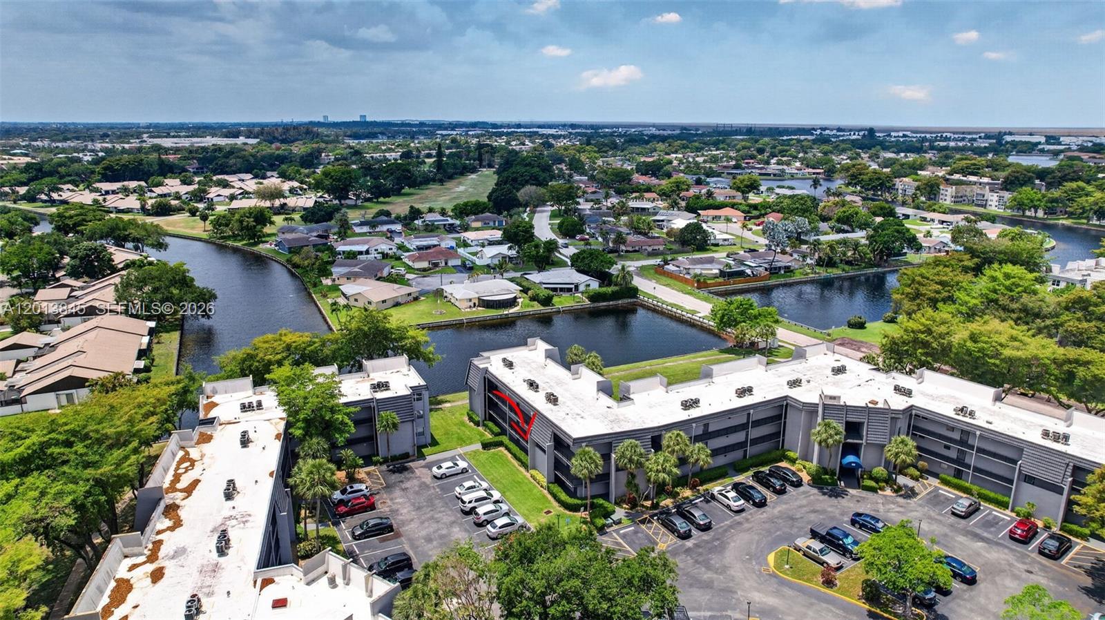 LIME BAY CONDOMINIUM 4 - Residential