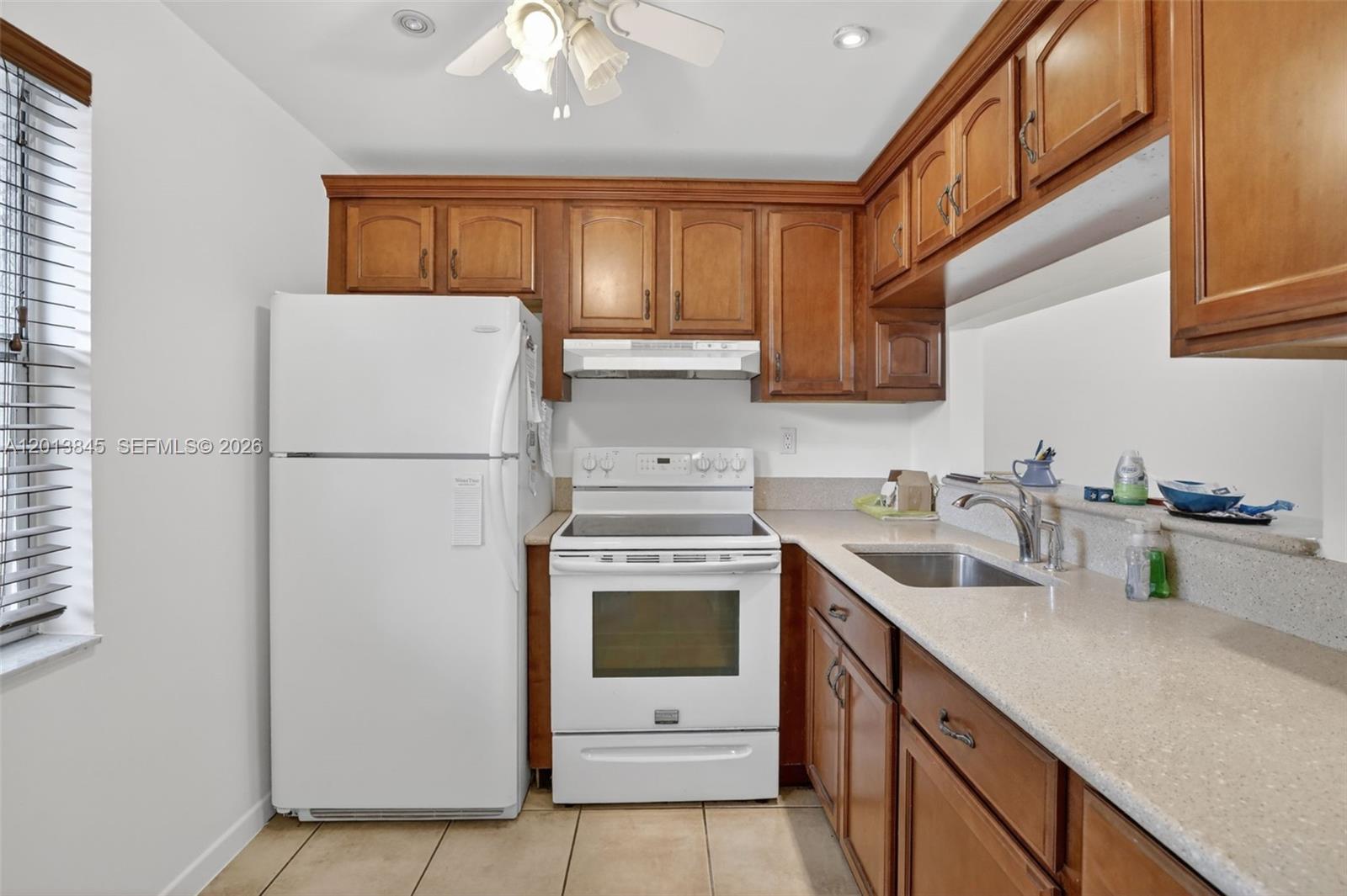LIME BAY CONDOMINIUM 4 - Residential