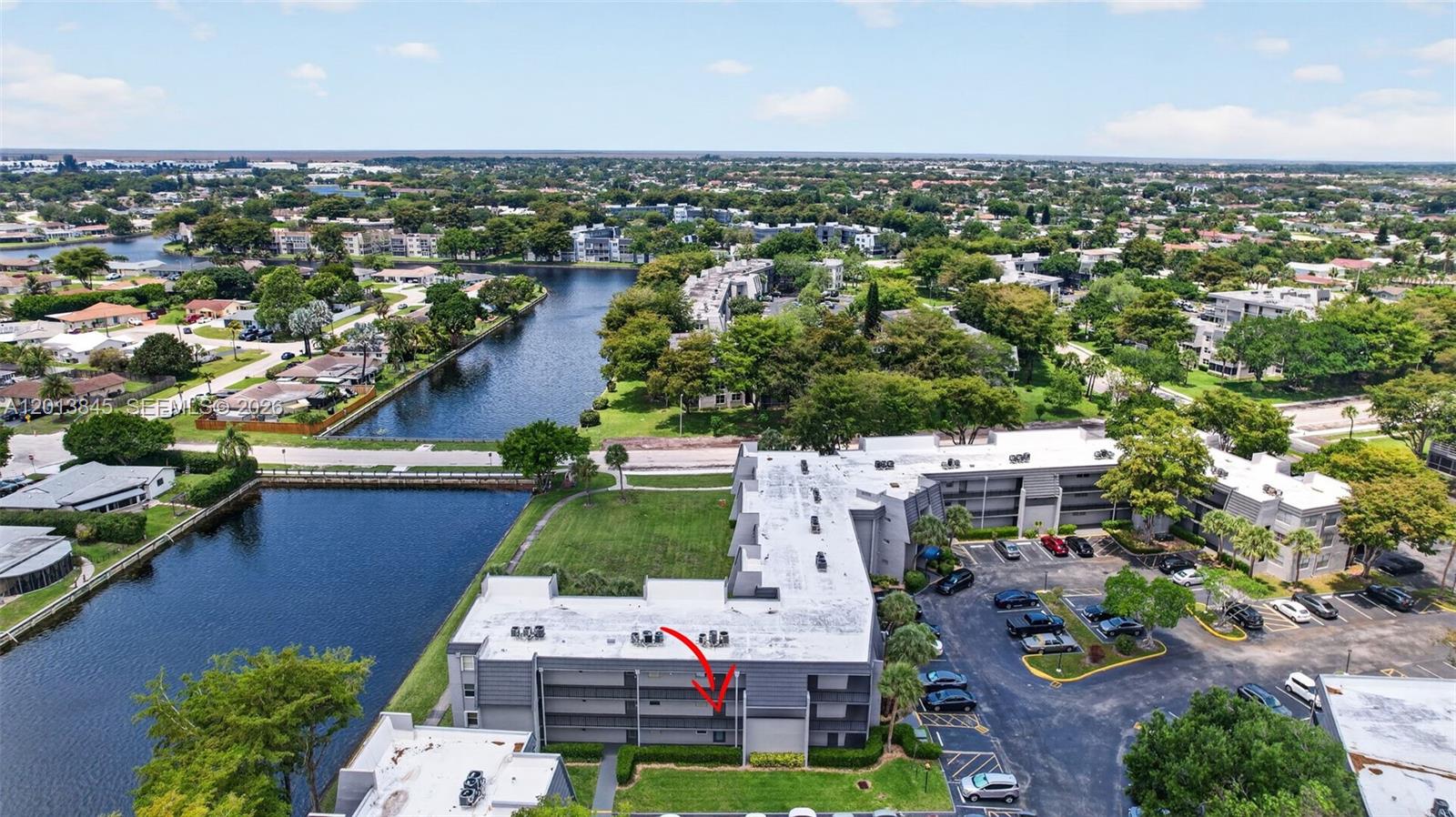 LIME BAY CONDOMINIUM 4 - Residential