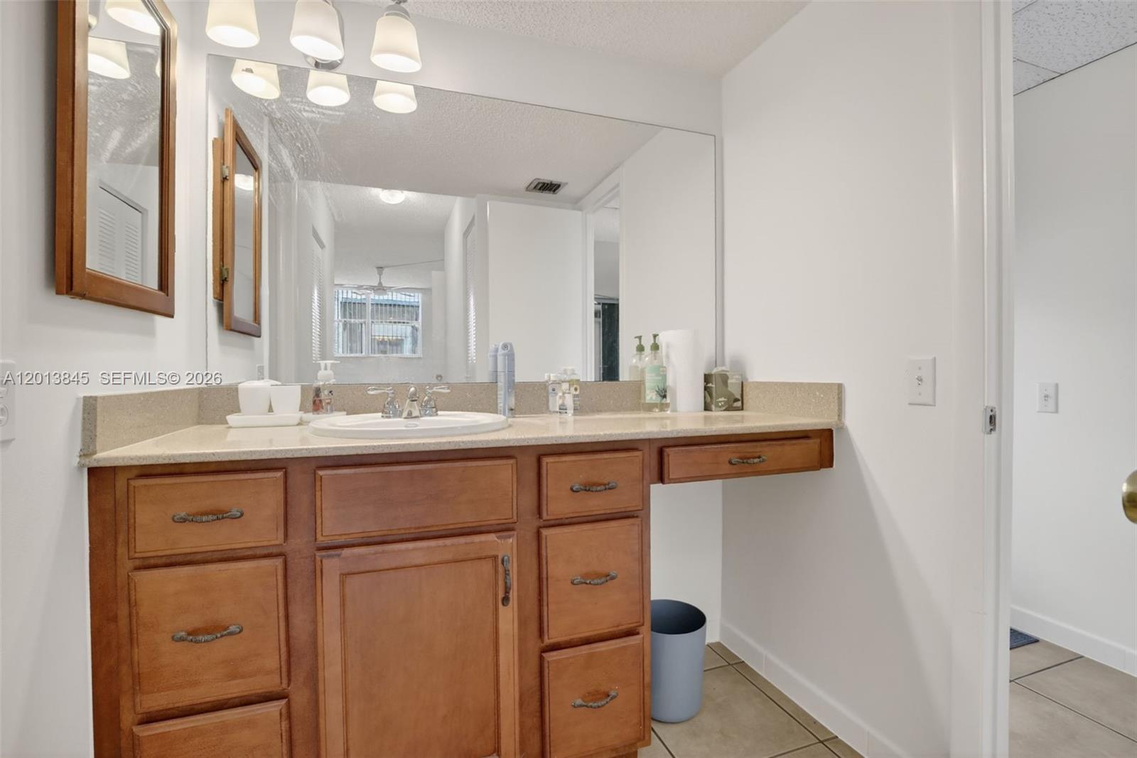 LIME BAY CONDOMINIUM 4 - Residential