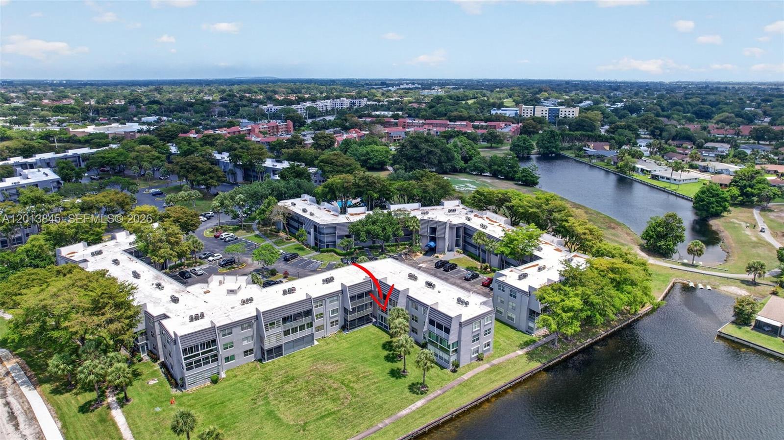 LIME BAY CONDOMINIUM 4 - Residential