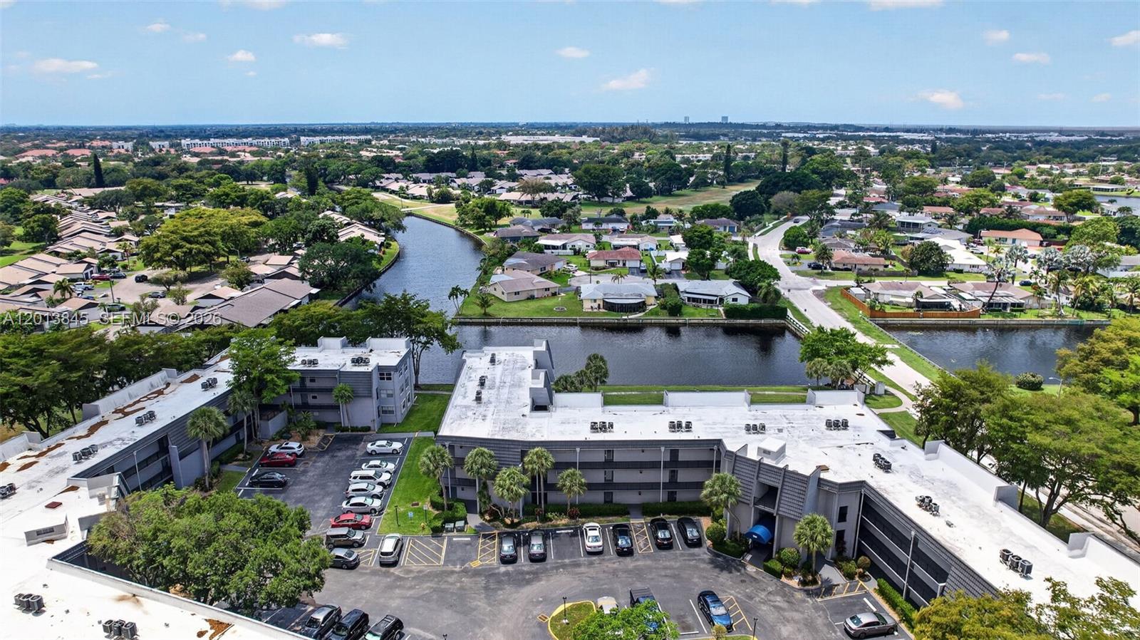 LIME BAY CONDOMINIUM 4 - Residential