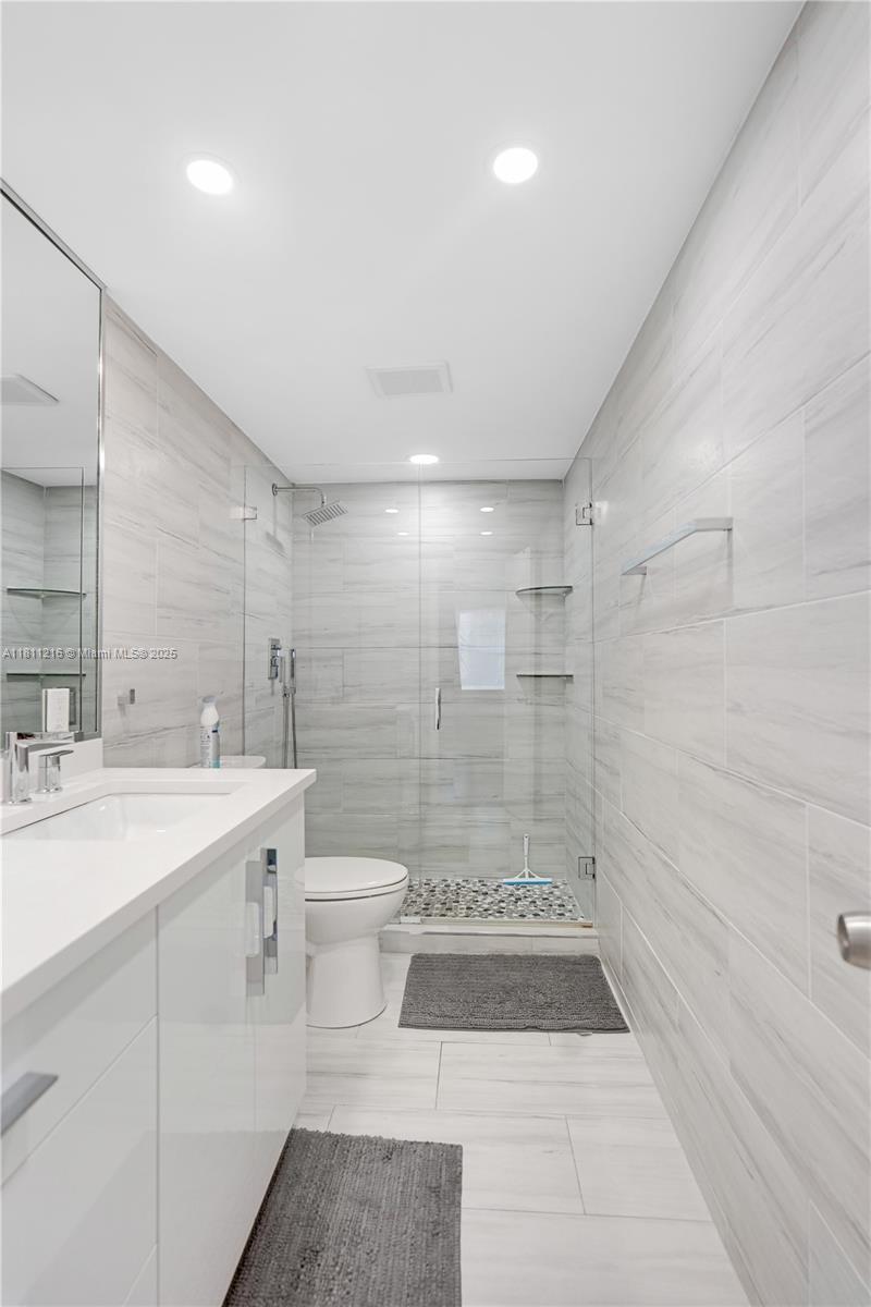 OCEAN VIEW TOWERS CONDO - Residential