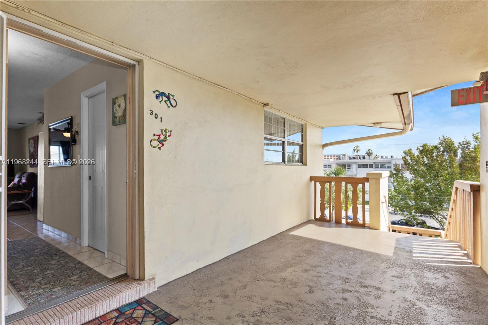 MAR-LEN GARDENS NO 11 COR - Residential