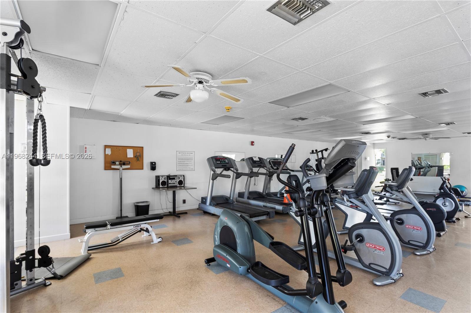 MAR-LEN GARDENS NO 11 COR - Residential