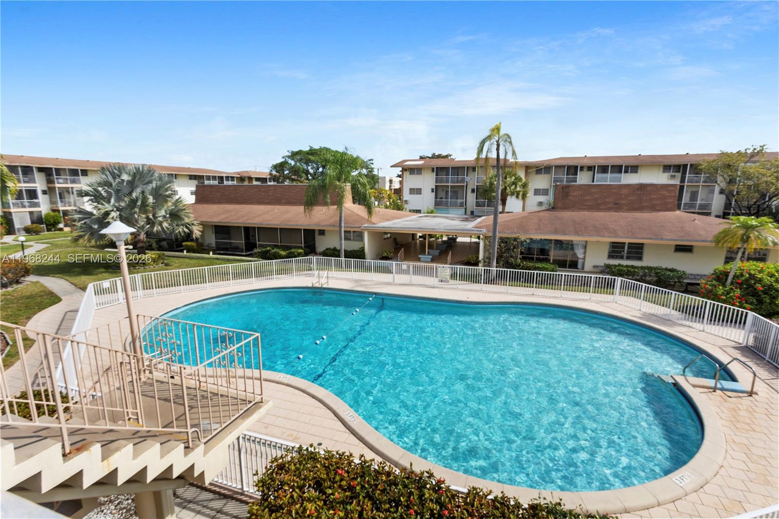 MAR-LEN GARDENS NO 11 COR - Residential