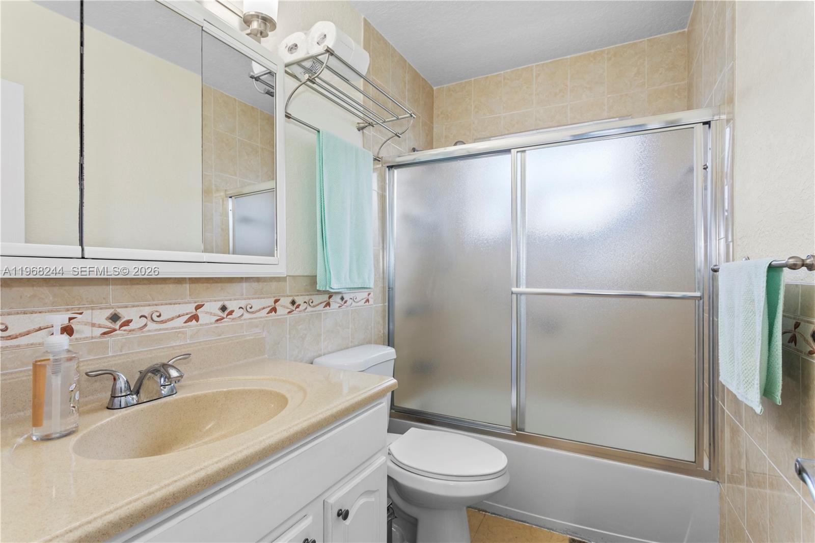 MAR-LEN GARDENS NO 11 COR - Residential