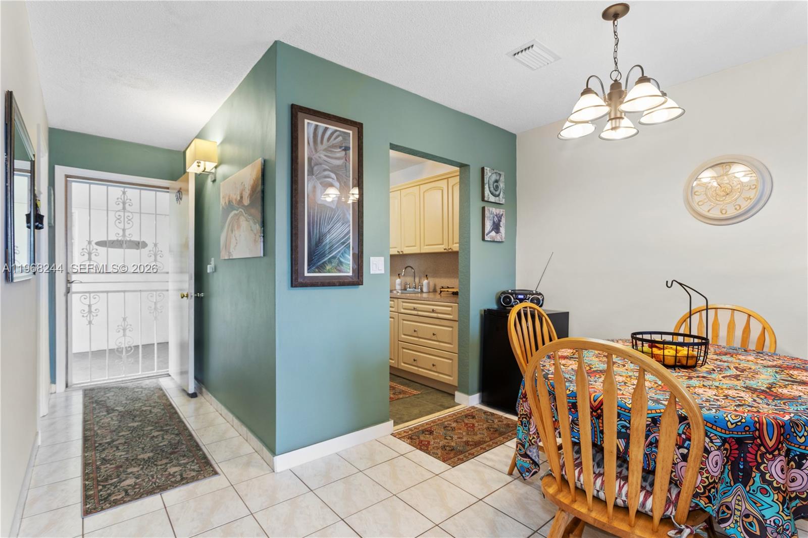 MAR-LEN GARDENS NO 11 COR - Residential