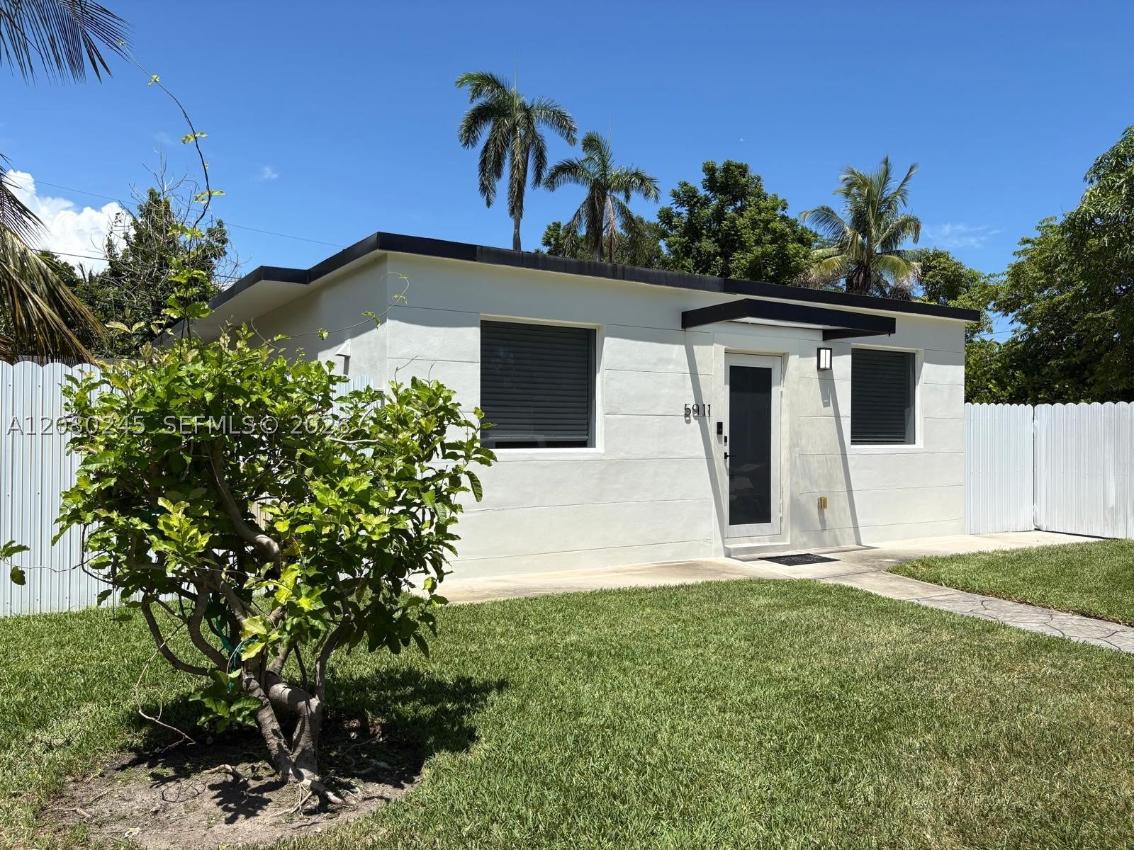 5911 SW 62nd Ter