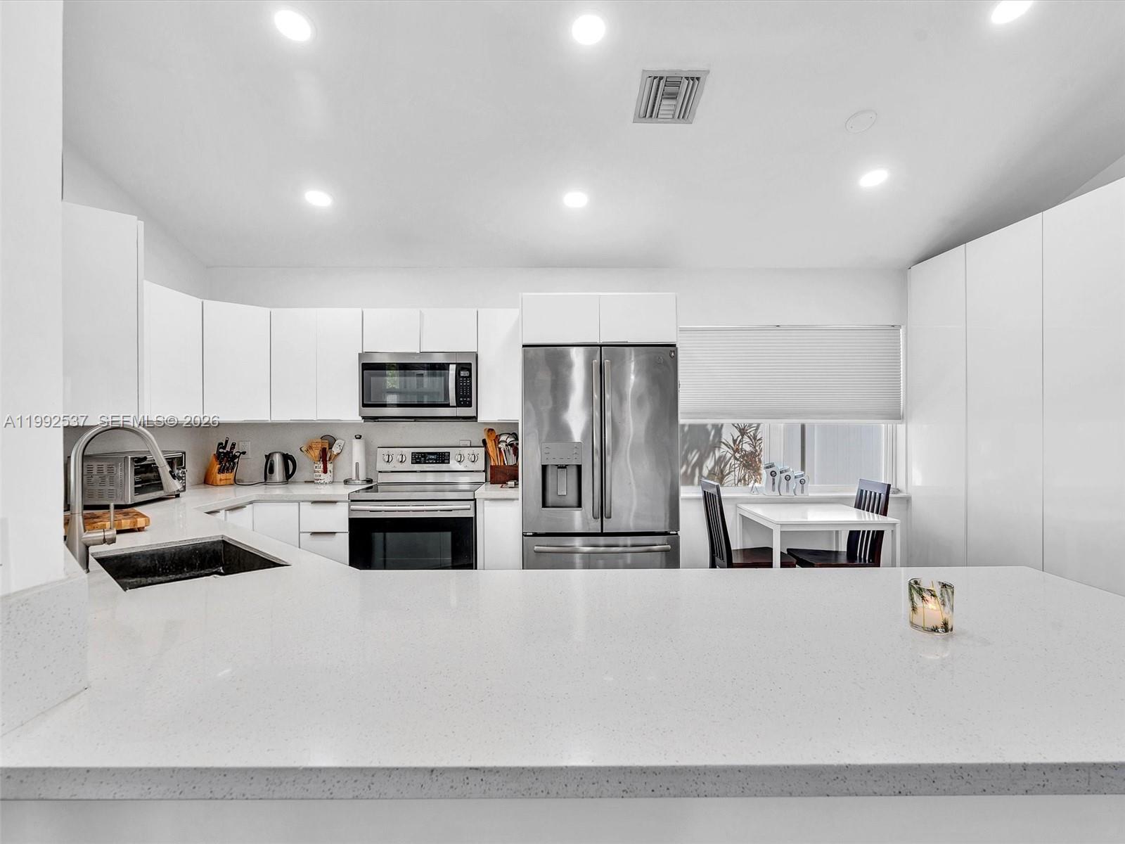 CORAL LAKES - Residential