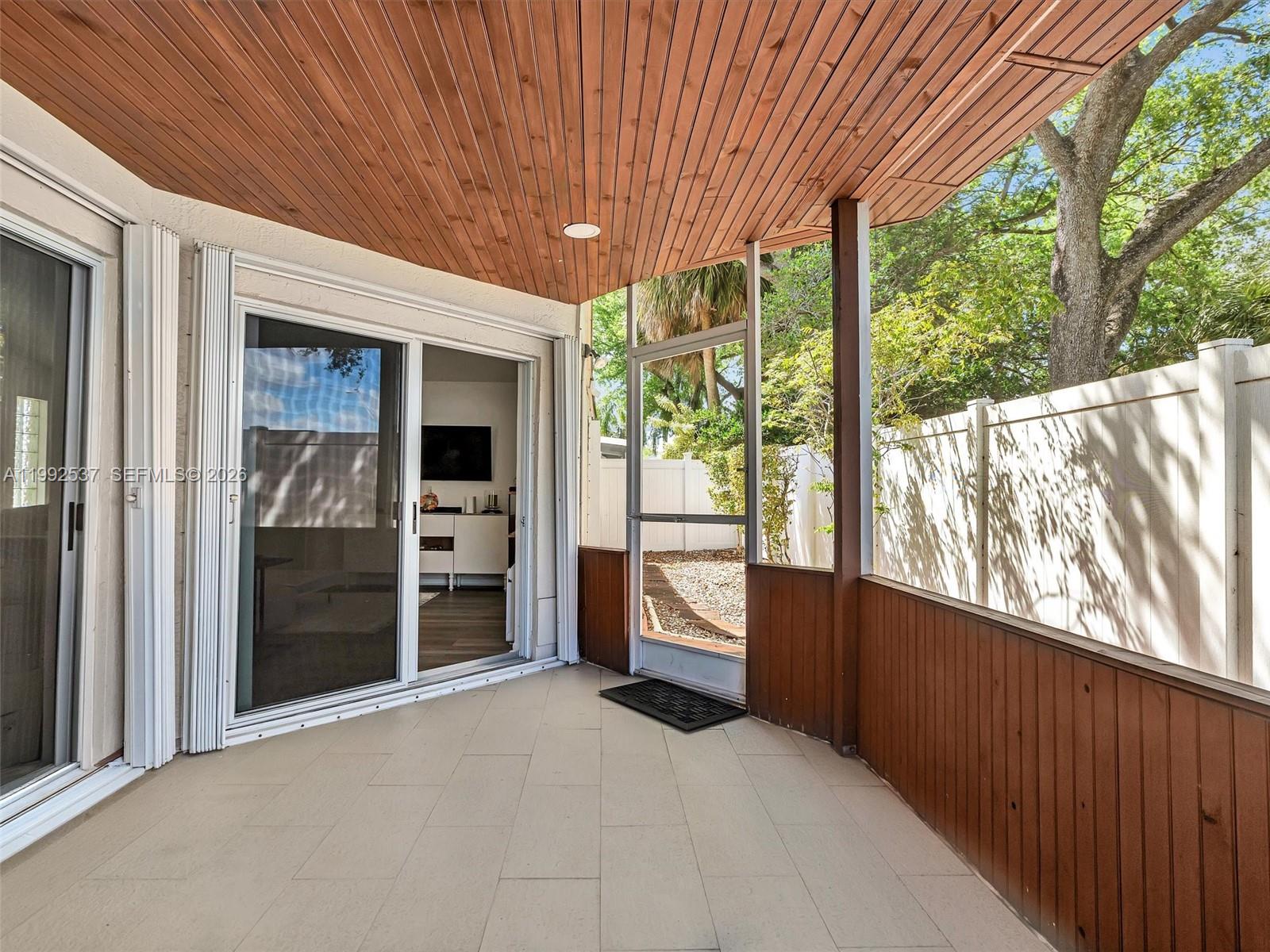 CORAL LAKES - Residential