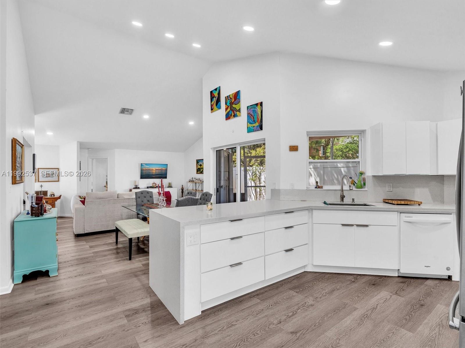 CORAL LAKES - Residential