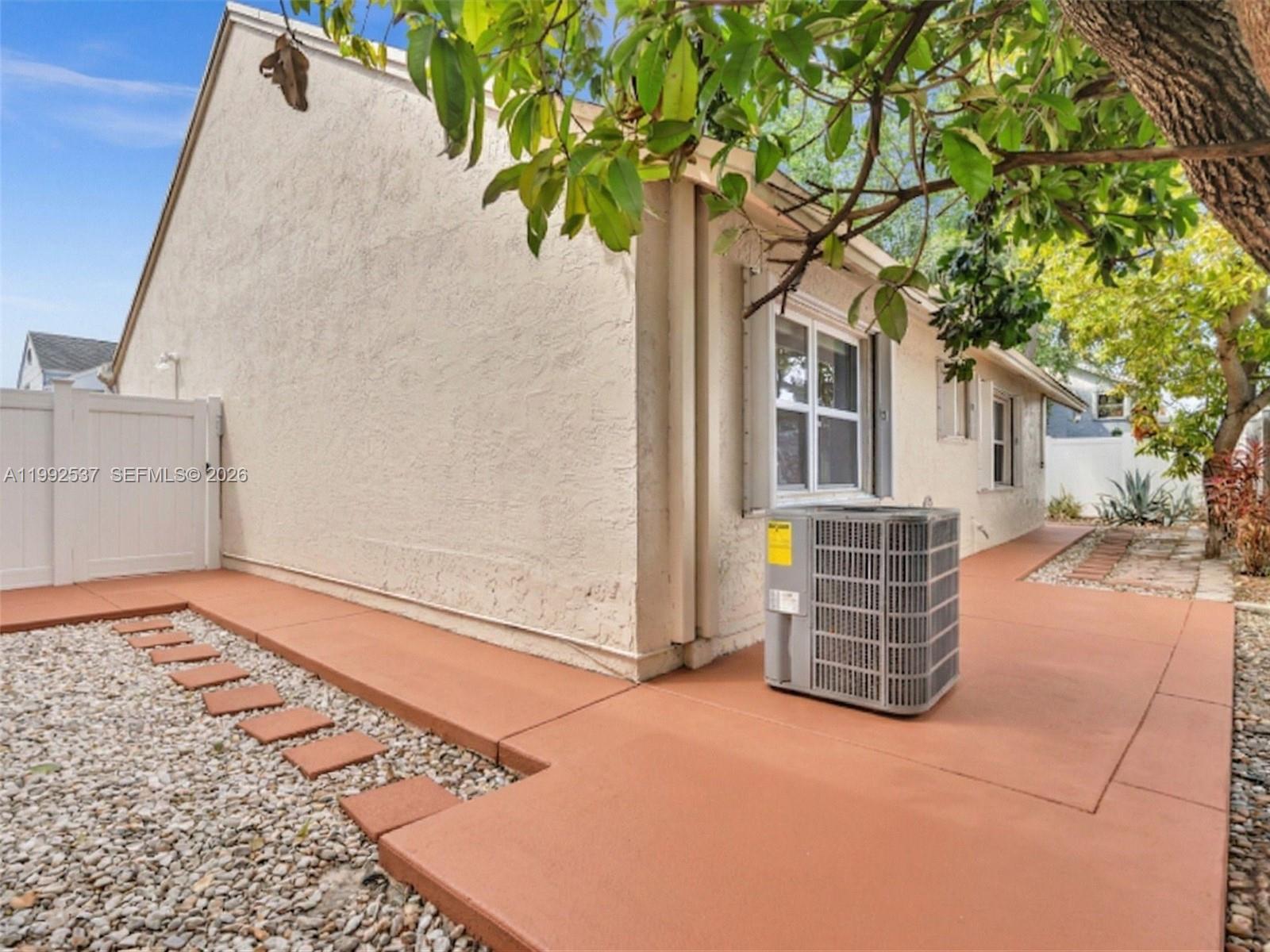 CORAL LAKES - Residential