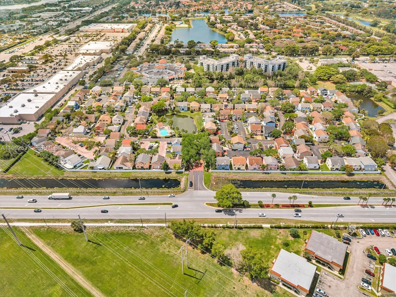 CORAL LAKES - Residential