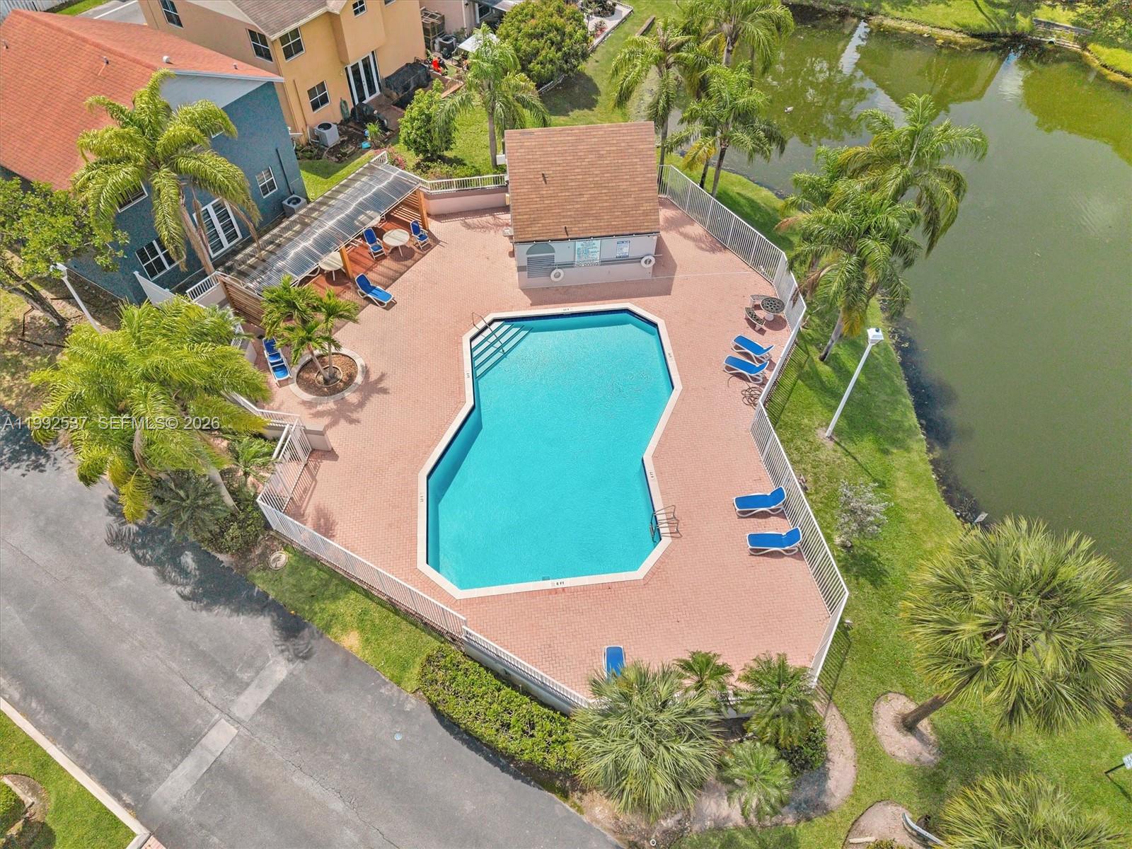 CORAL LAKES - Residential