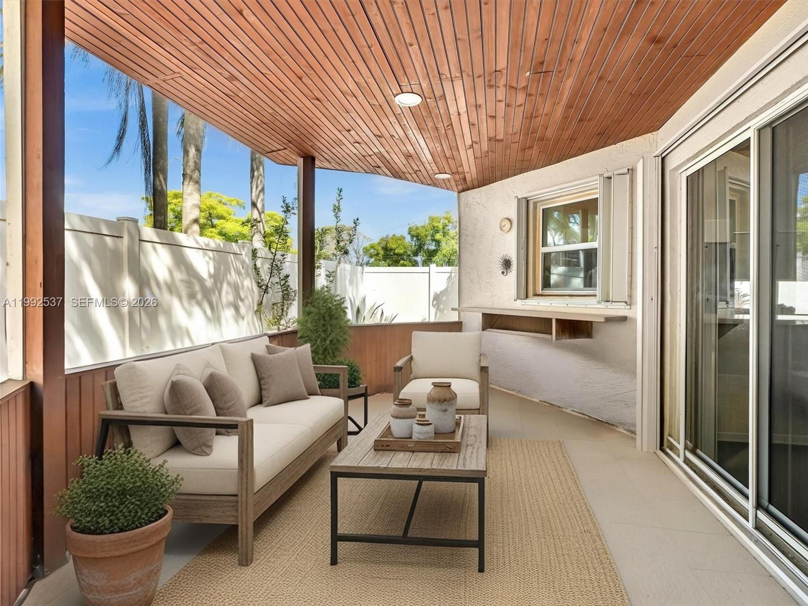 CORAL LAKES - Residential