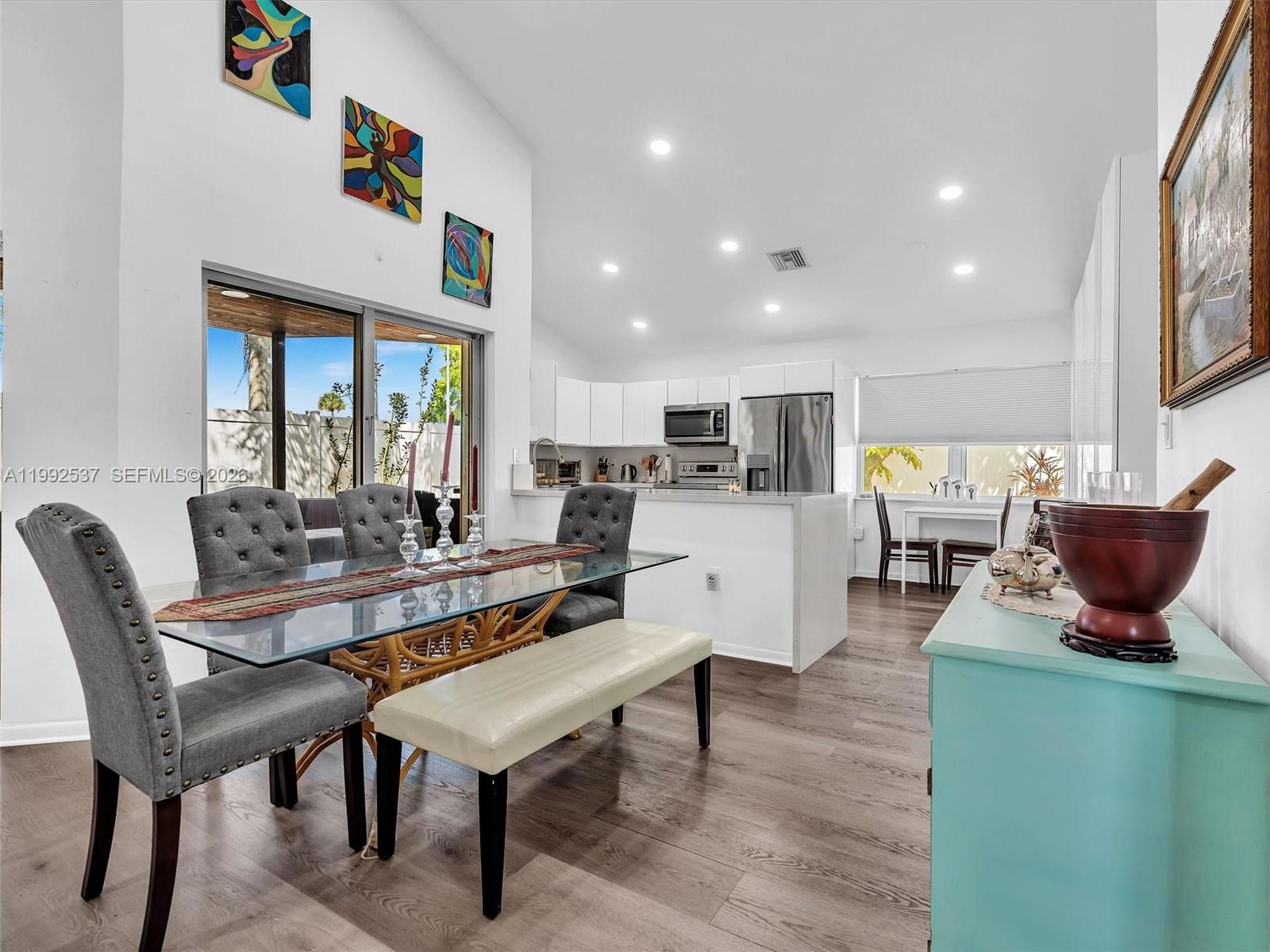 CORAL LAKES - Residential