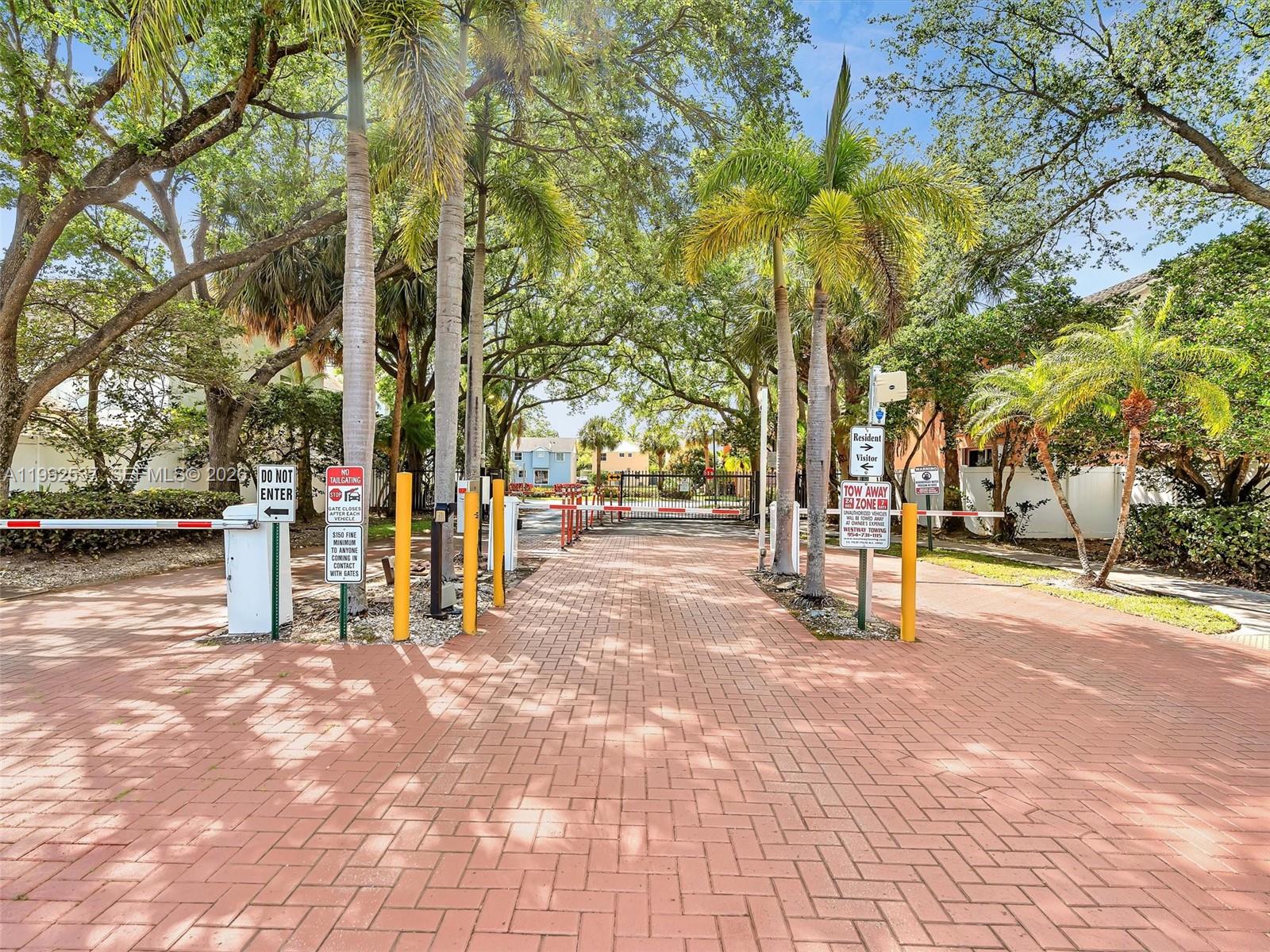 CORAL LAKES - Residential