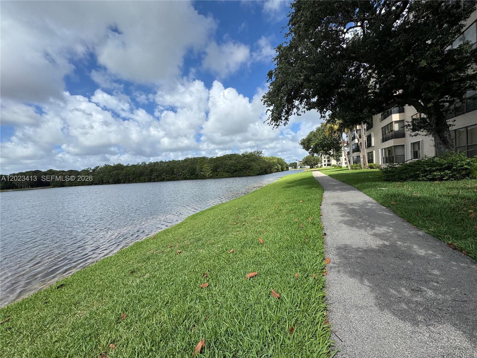APPLEWOOD VILLAGE II-F CO - Residential