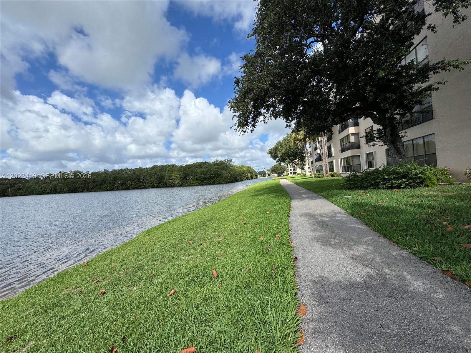 APPLEWOOD VILLAGE II-F CO - Residential